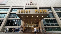 Lucky Plaza (D9), Shop House #628801901